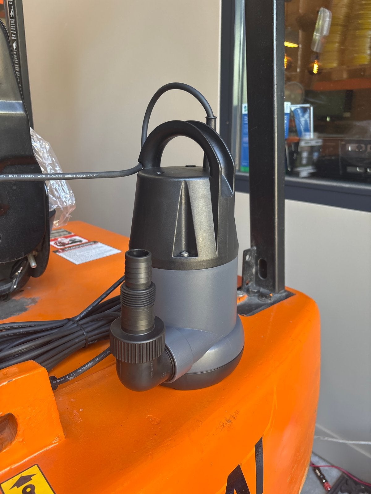 Compacte Dompelpomp met Lange Kabel, Ophalen of Verzenden, Nieuw, Elektrisch, Dompelpomp