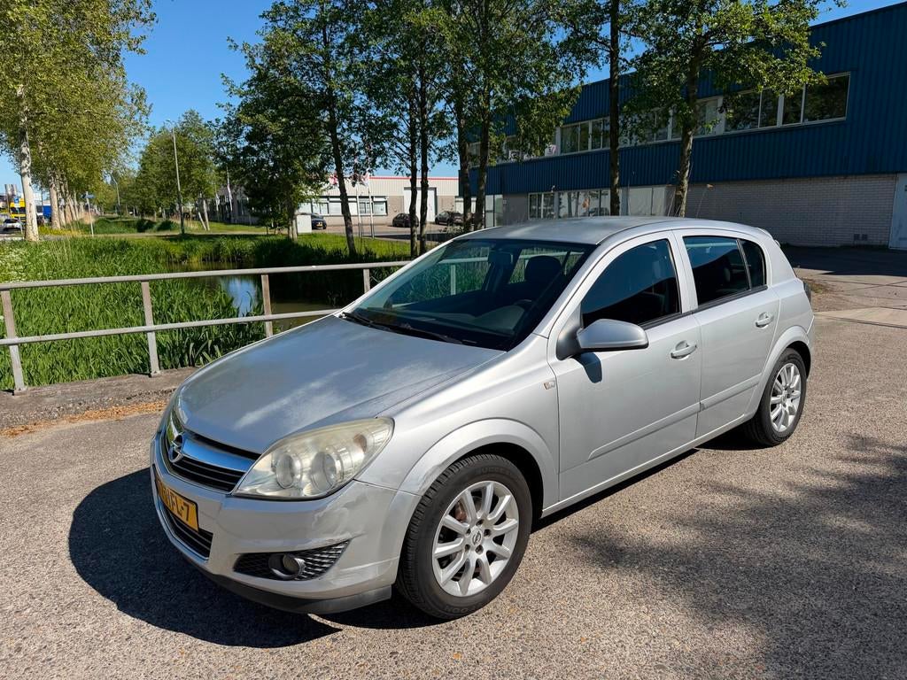Opel Astra 1.6 Temptation!2008!5-deurs!Airco!PDC!Cruise!, Auto's, Voorwielaandrijving, 15 km/l, Gebruikt, 4 cilinders