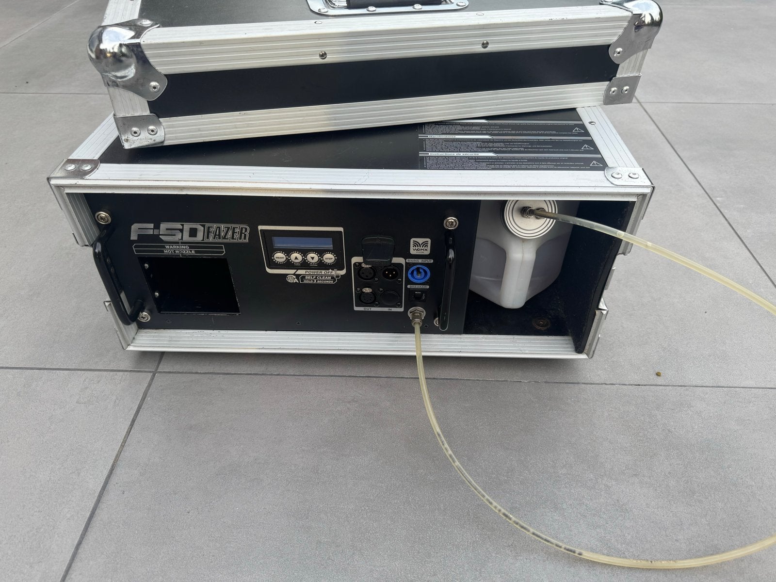 Antari F5D Fazer Rookmachine in Flightcase, Ophalen of Verzenden, Gebruikt, Rookmachine