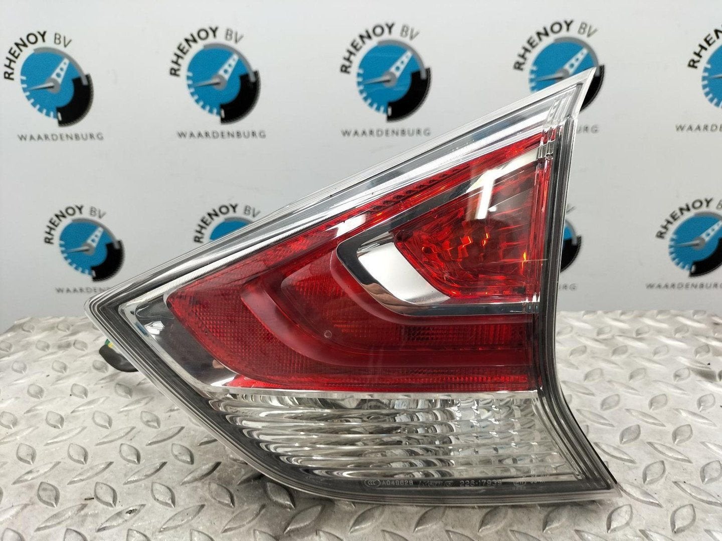 NISSAN X TRAIL ACHTERLICHT R 2014
