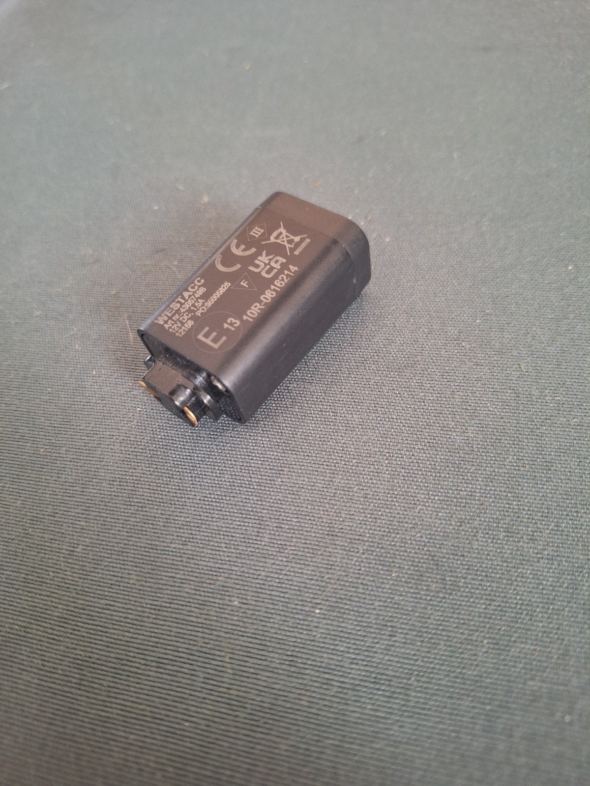 Compacte USB-A lader met dubbele voor op rail caravan of cam, Universeel, Adapter, Nieuw, Ophalen of Verzenden