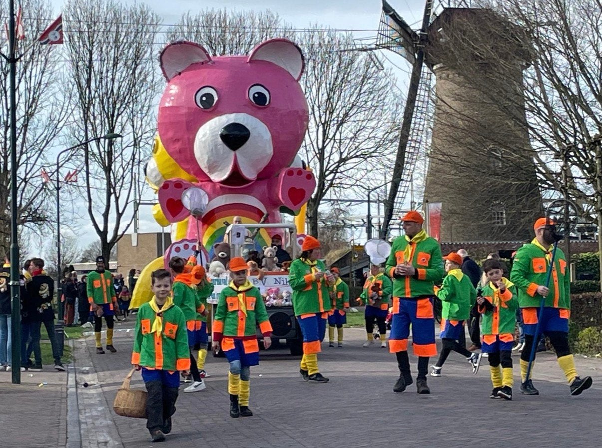 Kleurrijke padvinder / scoutingpakken, Ophalen, Carnaval, Overige maten, Kleding