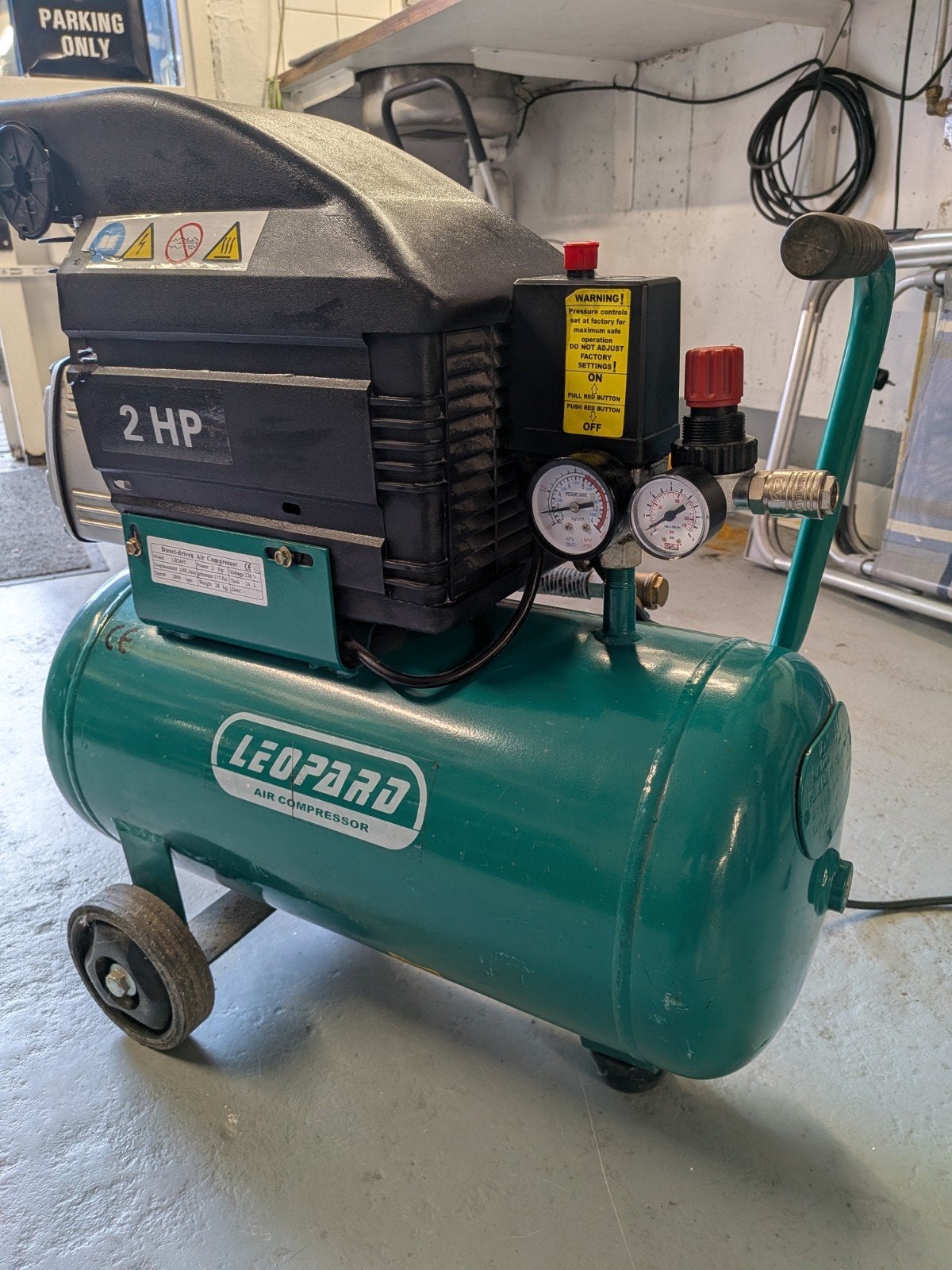 Leopard Compressor 2 HP, Minder dan 25 liter, Ophalen, Zo goed als nieuw, 6 tot 10 bar