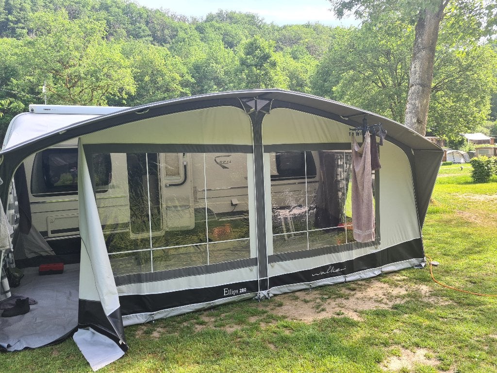 Fendt Opal 560 SRF | Airco | E&P Level | Truma XT | voortent, Caravans en Kamperen, Rondzit, Frans bed, Particulier, Luifel