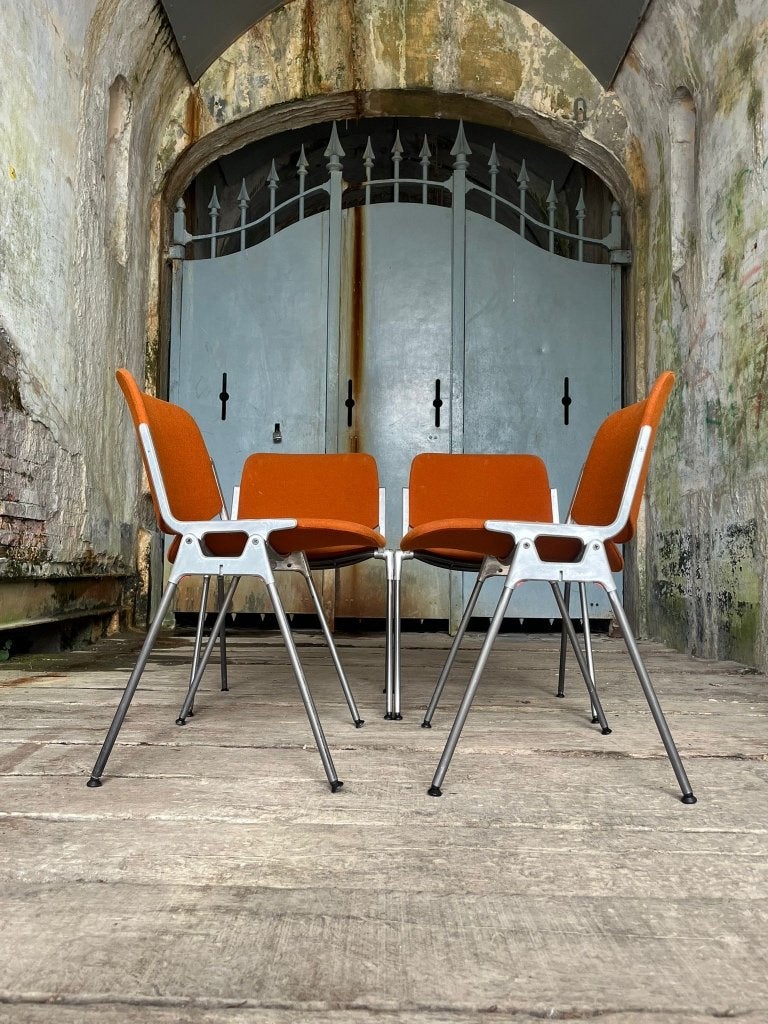 Vintage Oranje Castelli DSC (100 op voorraad), Ophalen of Verzenden, Gebruikt, Meubilair