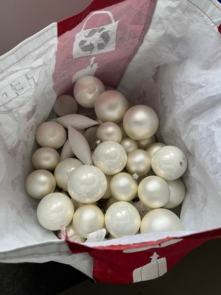 Restje Parelmour/witte kerstballen, Diversen, Ophalen, Zo goed als nieuw