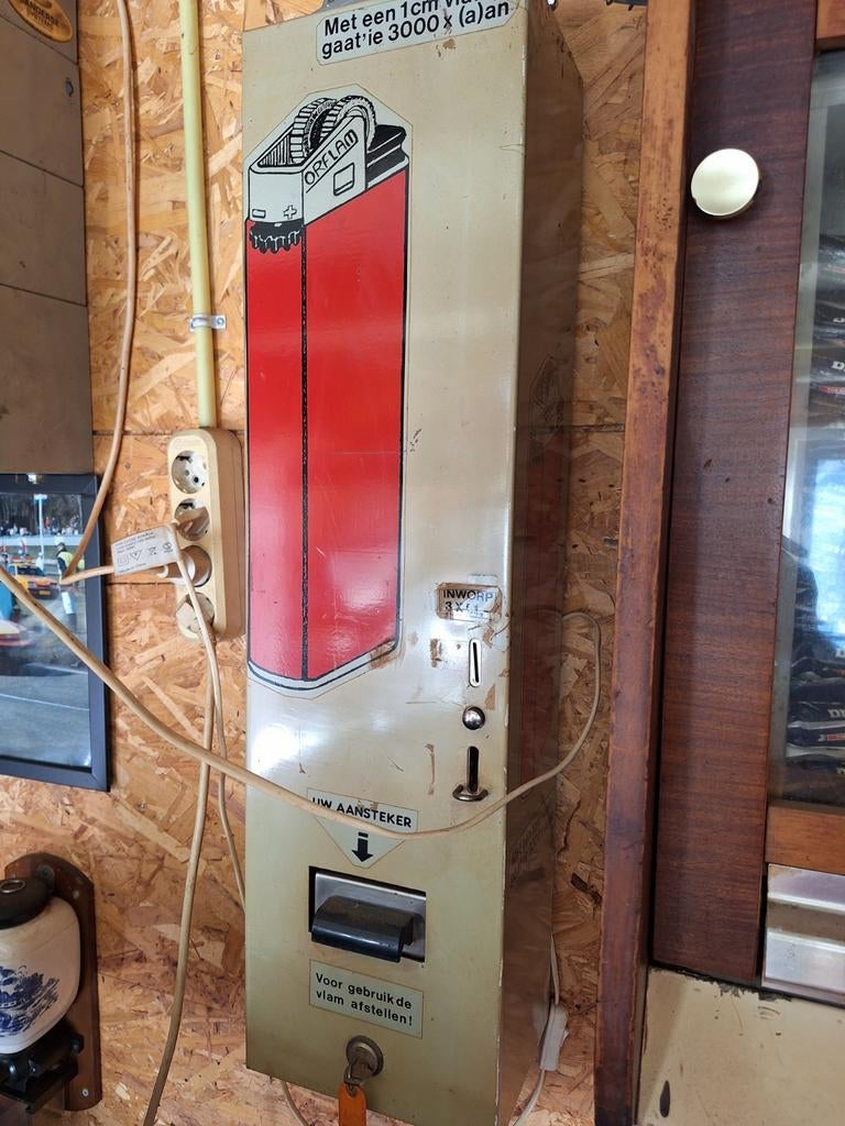 Aansteker automaat met sleutels, Verzamelen, Ophalen of Verzenden, 1970 tot heden, Ami