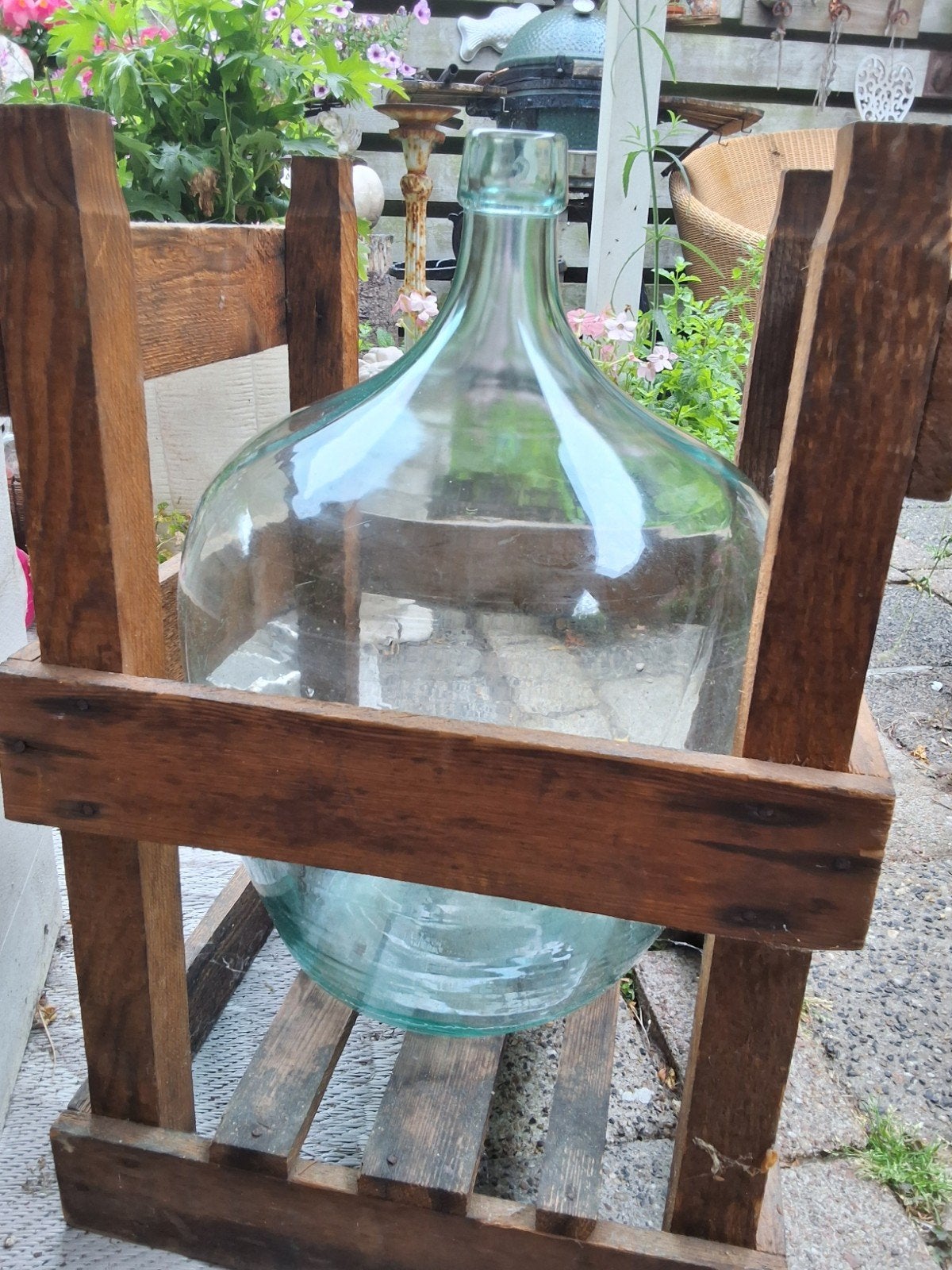 Grote glazen wijn fles gistfles houten krat vintage wijnfles, Ophalen