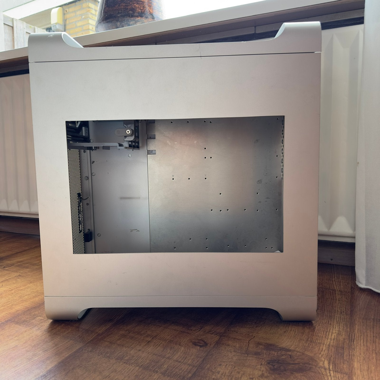 Mac G5 behuizing met ingebouwde intel ATx moederbord tray!, Ophalen, Zo goed als nieuw