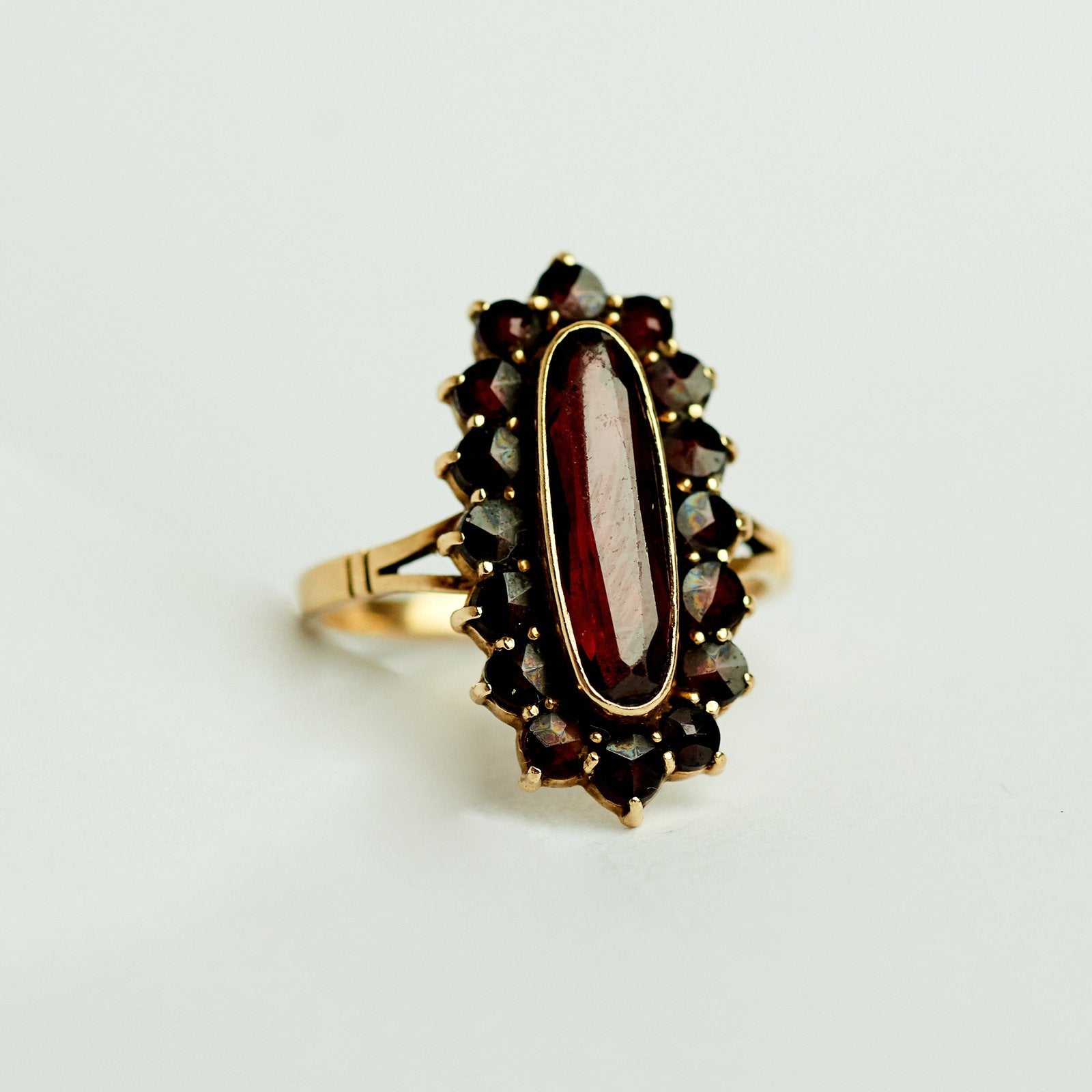 14k vintage gouden ring met granaat, Ophalen of Verzenden, Zo goed als nieuw, Minder dan 4 cm, Goud