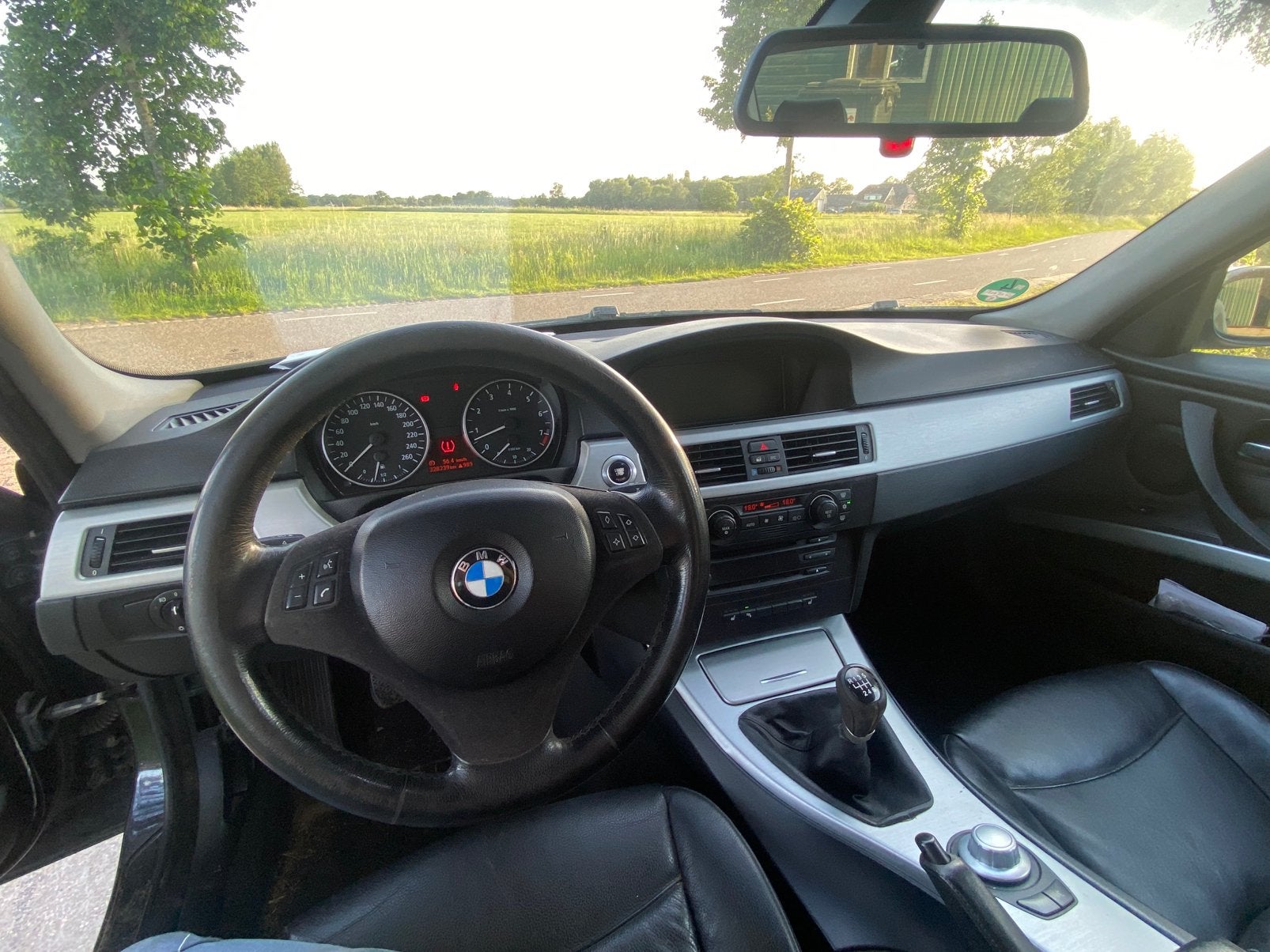 Bmw E90 (sedan) interieur delen, Ophalen