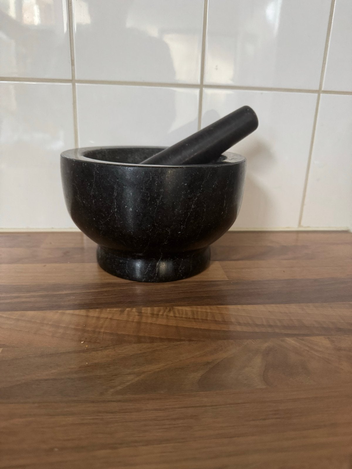 Grote zware vijzel van natuursteen  18cm, Ophalen, Zwart, Steen/keramiek, Overige merken