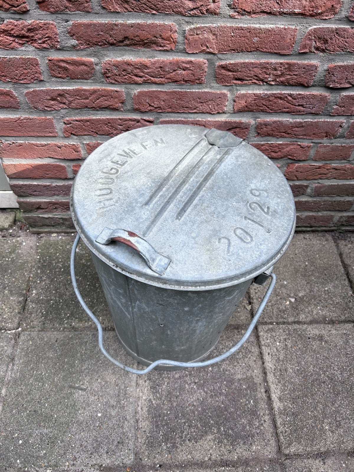 Zinken Afvalemmer Hoogeveen, Ophalen