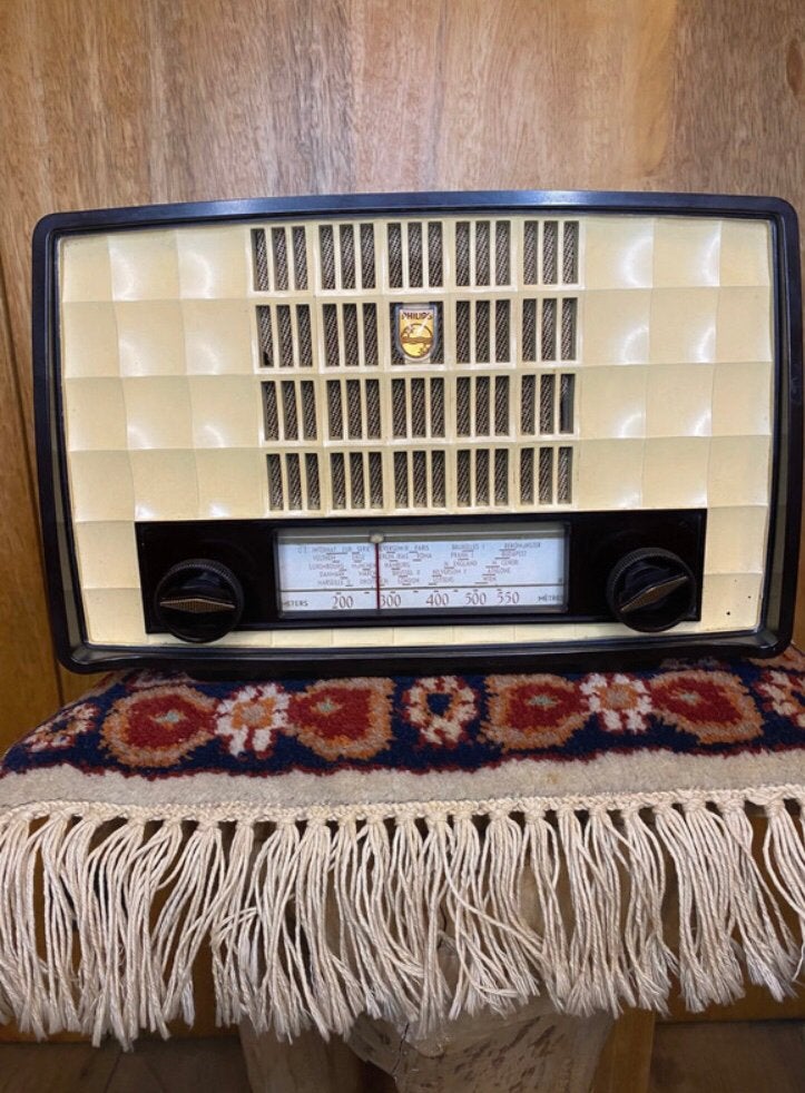 Oude bakeliet radio, Ophalen