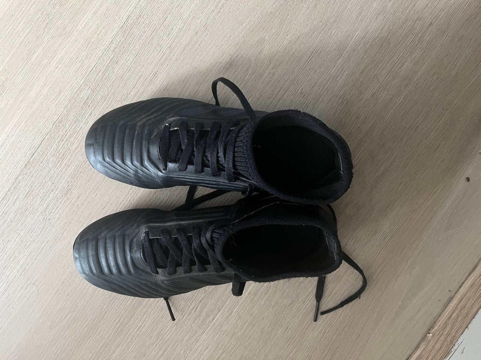 Voetbalschoenen, Sport en Fitness, Ophalen, Gebruikt, Maat XS of kleiner, Schoenen