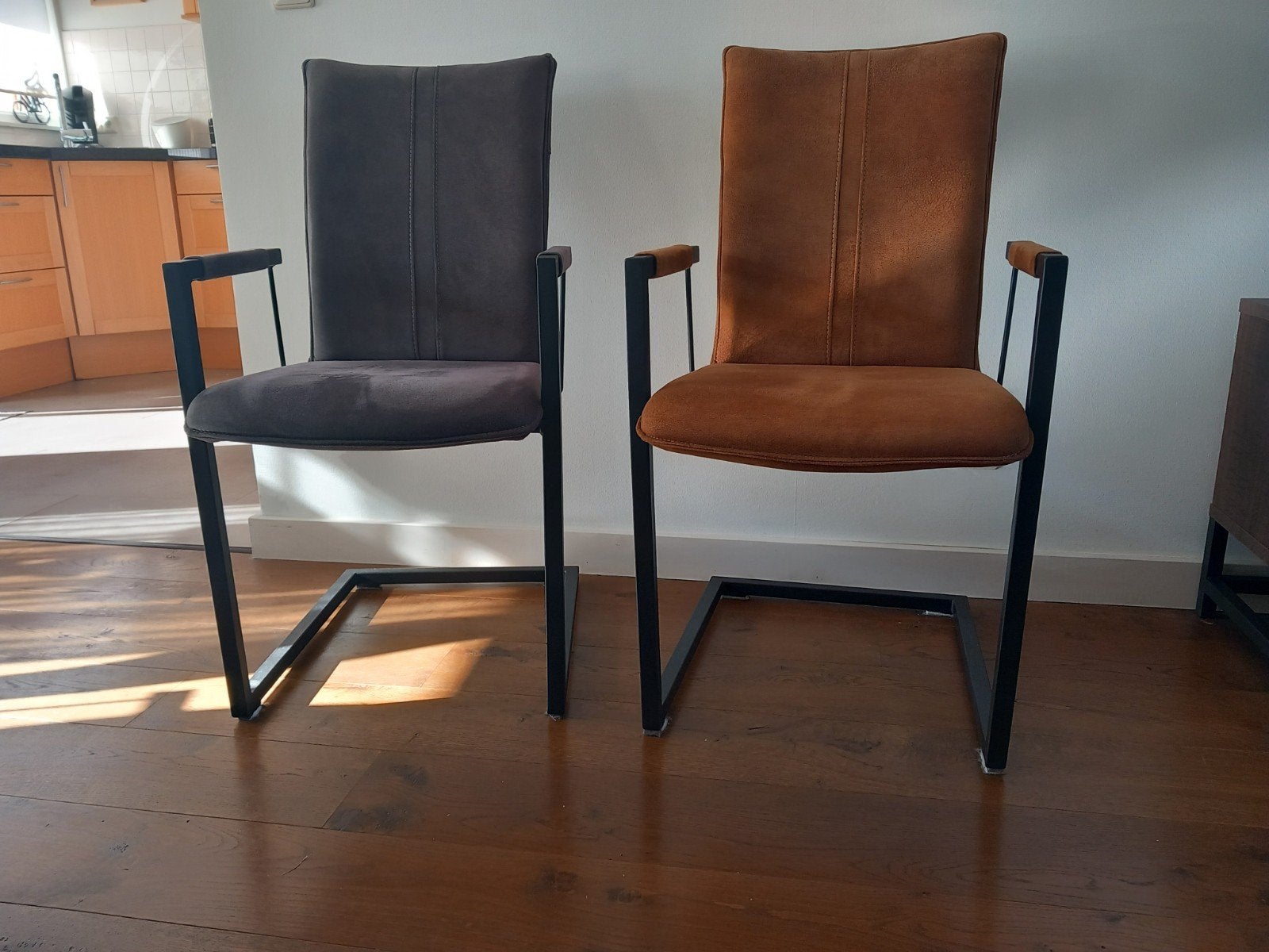 Eetkamerstoelen met armleuning set van 6 .., Ophalen, Gebruikt, Twee, Bruin