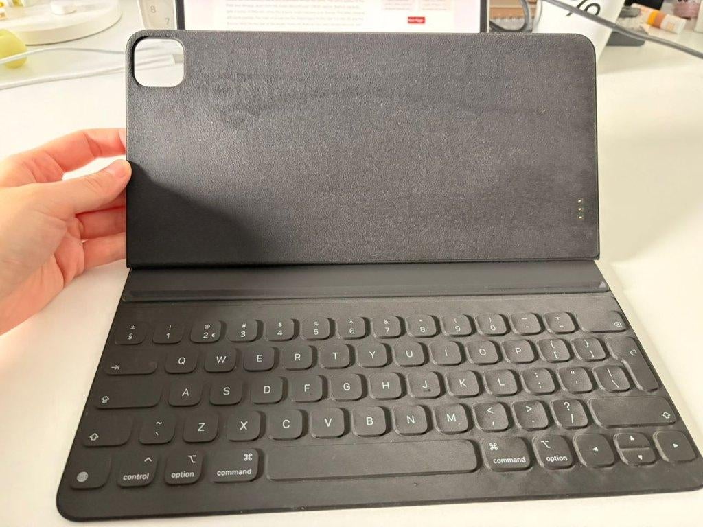 Apple Smart Keyboard Folio iPad, 13 inch of meer, Bescherming voor- en achterkant, Ophalen of Verzenden, Zo goed als nieuw