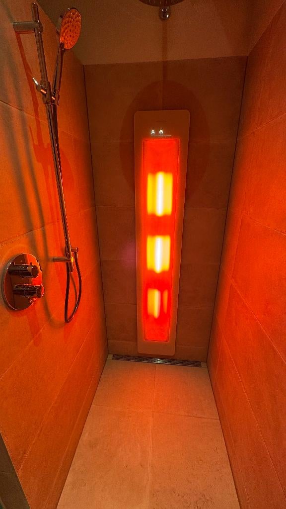 Foto 12 van Badkamerrenovatie 4600€Toiletrenovatie 2300€