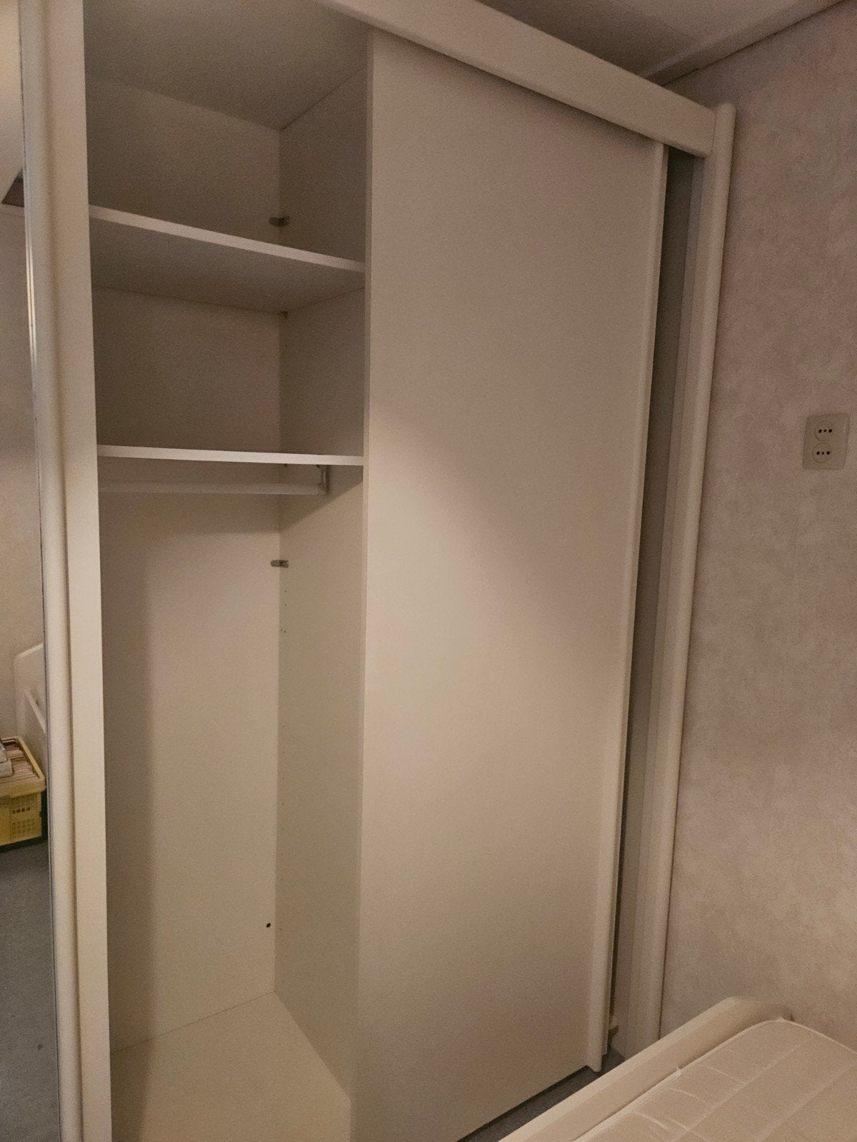 Kledingkast met schuifdeuren en spiegel (L200xB68xH210), Ophalen, Met deur(en), Gebruikt, 200 cm of meer