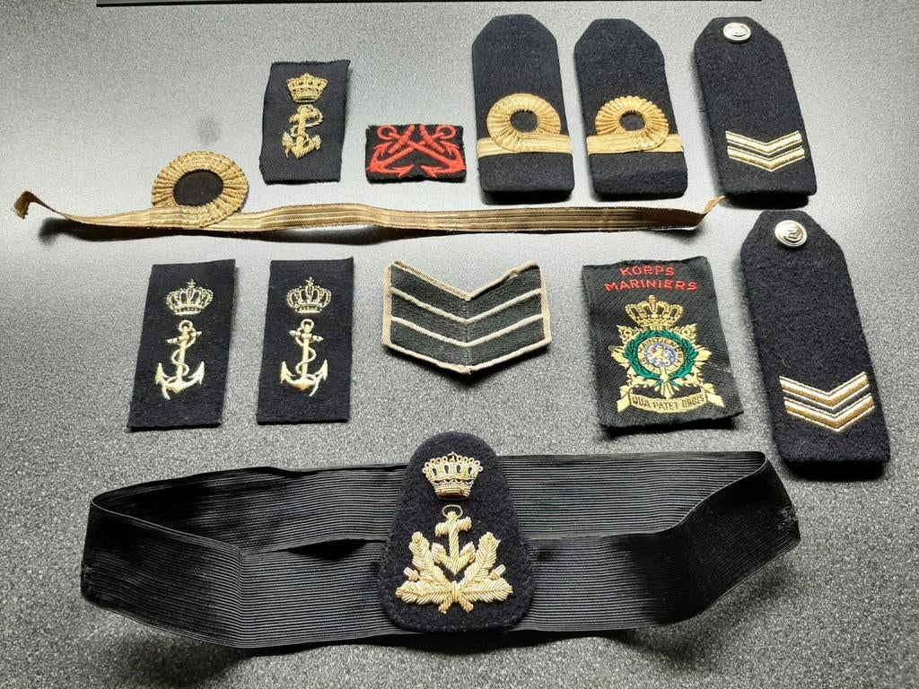Koninklijke Marine  -  lotje divers  - bod vanaf 19,50  euro, Verzamelen, Ophalen of Verzenden, Marine, Nederland, Embleem of Badge
