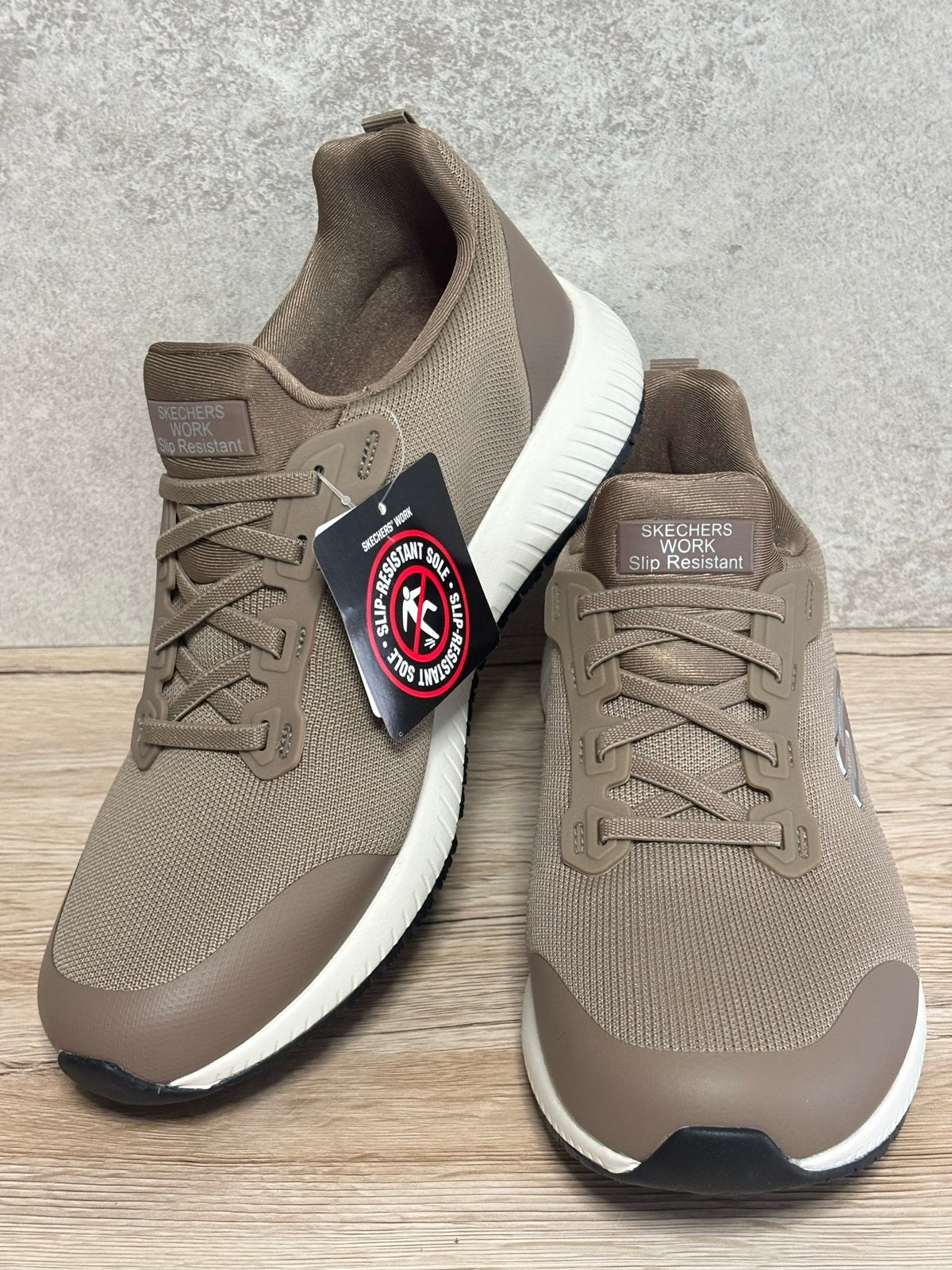 Skechers Work Squad Slip Resistant Taupe - Maat 40 - 1810, Ophalen of Verzenden, Nieuw, Overige kleuren, Sneakers of Gympen