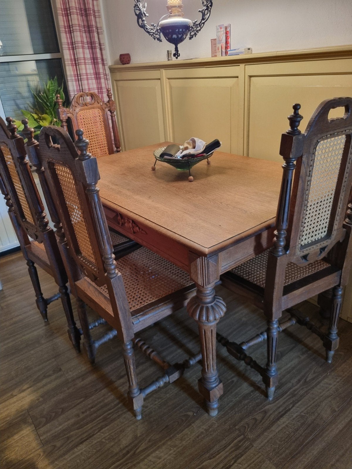 Antieke eethoek met 4 bijpassende stoelen, Ophalen