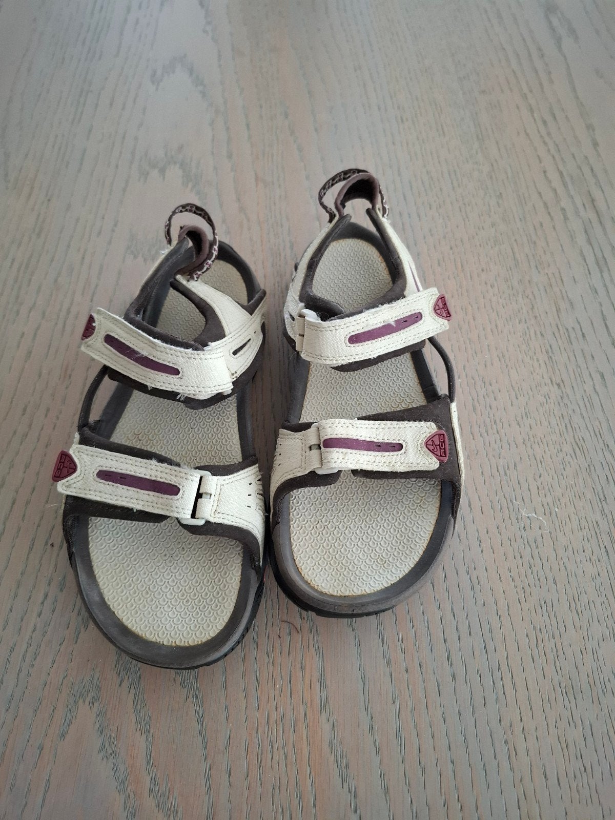 Nike ACG Sandalen - Maat 38, Beige, Nike ACG, Zo goed als nieuw, Sandalen of Muiltjes