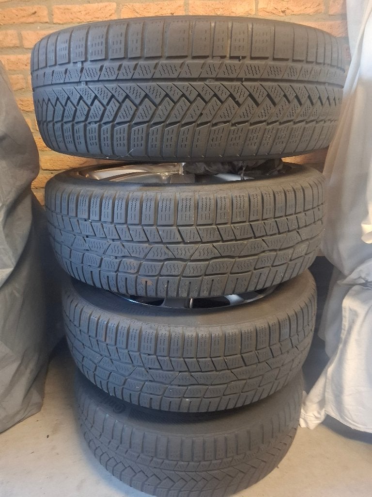 Originele VW Touran 2017 Winterbanden met Velgen 205/50 R1, Auto-onderdelen, Ophalen, Gebruikt, Banden en Velgen, 17 inch