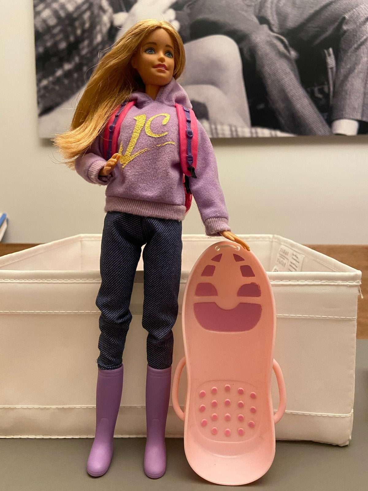 Barbie pop met 4 complete outfits, Ophalen of Verzenden, Gebruikt, Barbie