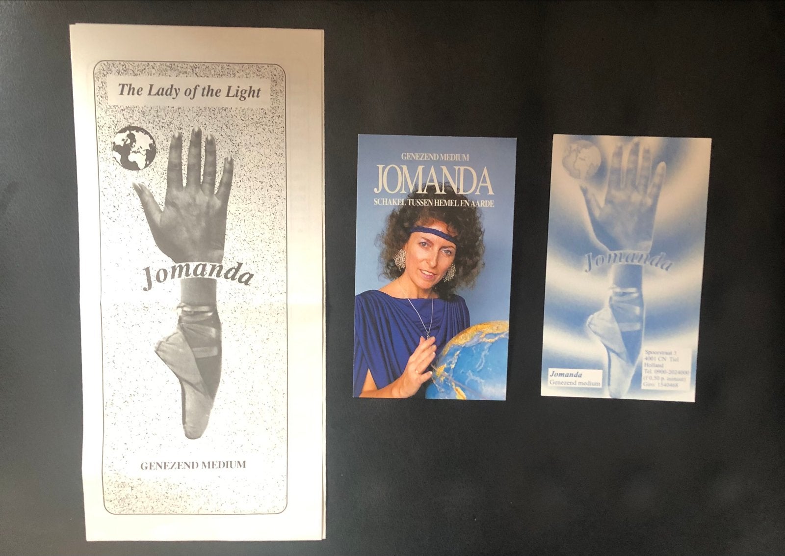 Jomanda: The Lady of the Light - Genezend Medium Brochure, Boeken, Ophalen of Verzenden, Gelezen, Spiritualiteit algemeen, Achtergrond en Informatie