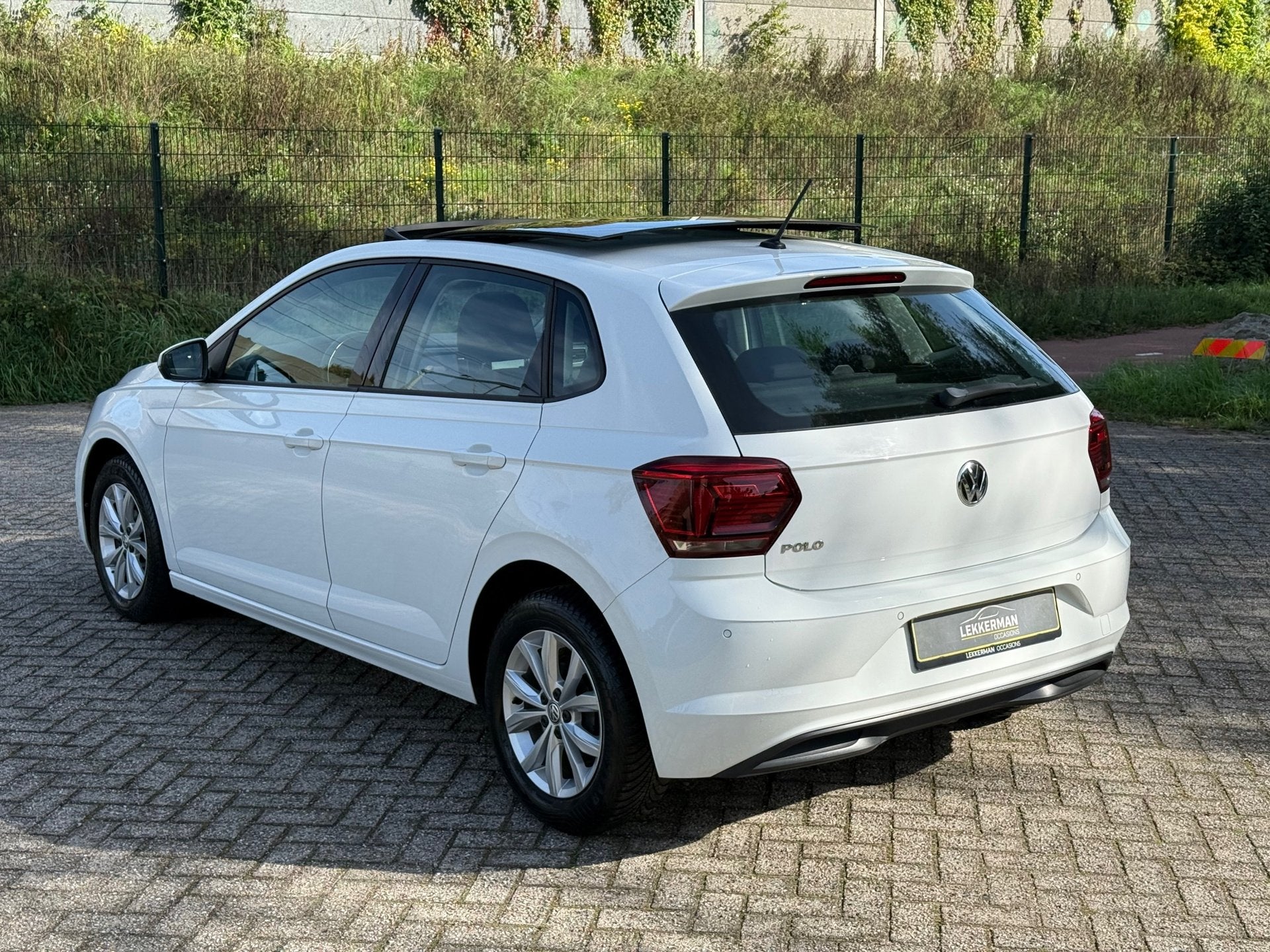 Volkswagen Polo 1.0 TSI Highline PANO I 1E EIG I CAMERA I PD, Voorwielaandrijving, Gebruikt, Origineel Nederlands, Bedrijf