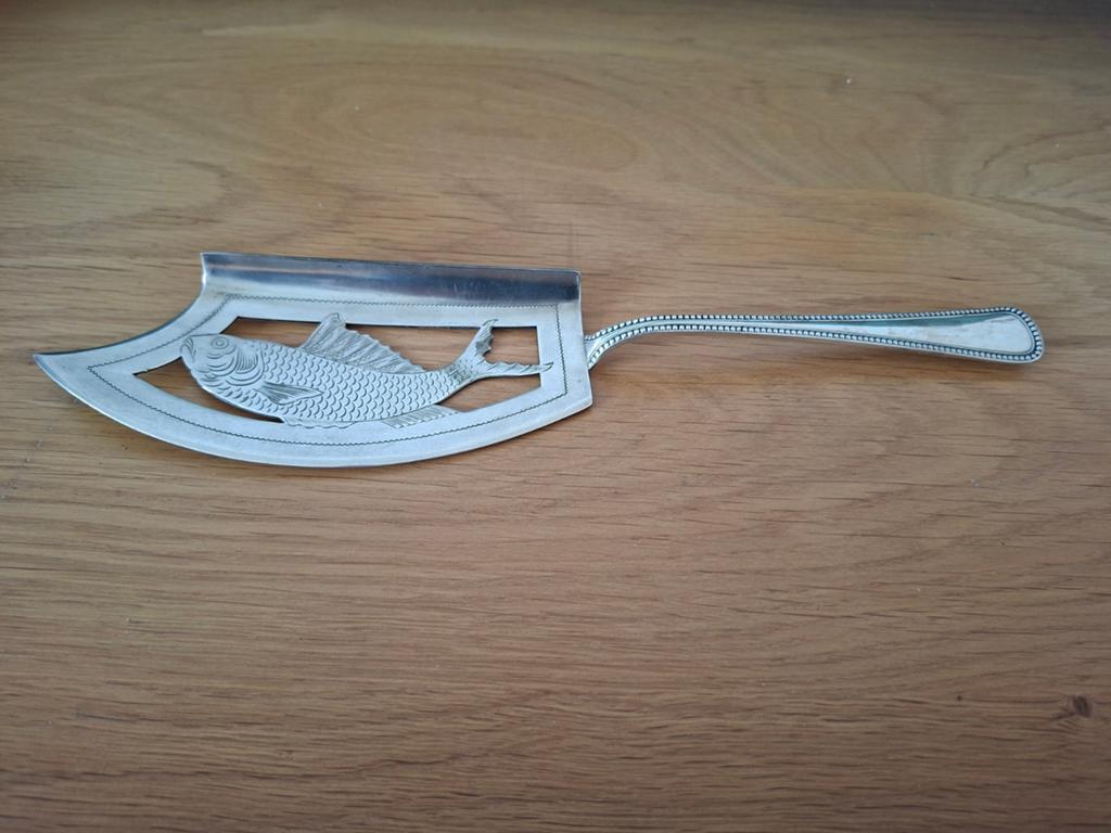 Antieke verzilverde visschep met decoratie, Antiek en Kunst, Ophalen of Verzenden
