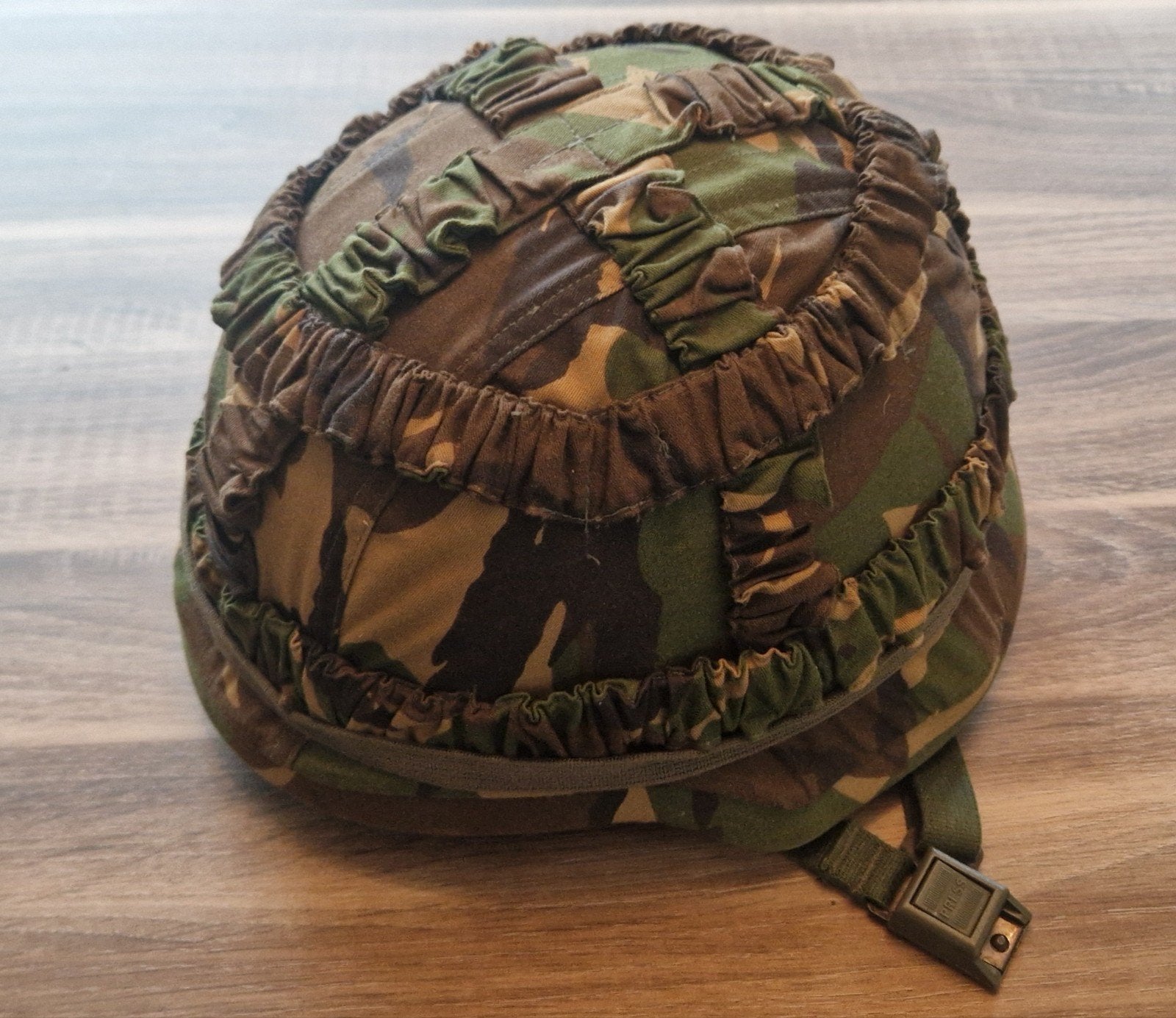 Nieuwe KL M95 Kevlar helm Woodland DPM maat M, Verzamelen, Ophalen of Verzenden, Landmacht, Nederland, Helm of Baret