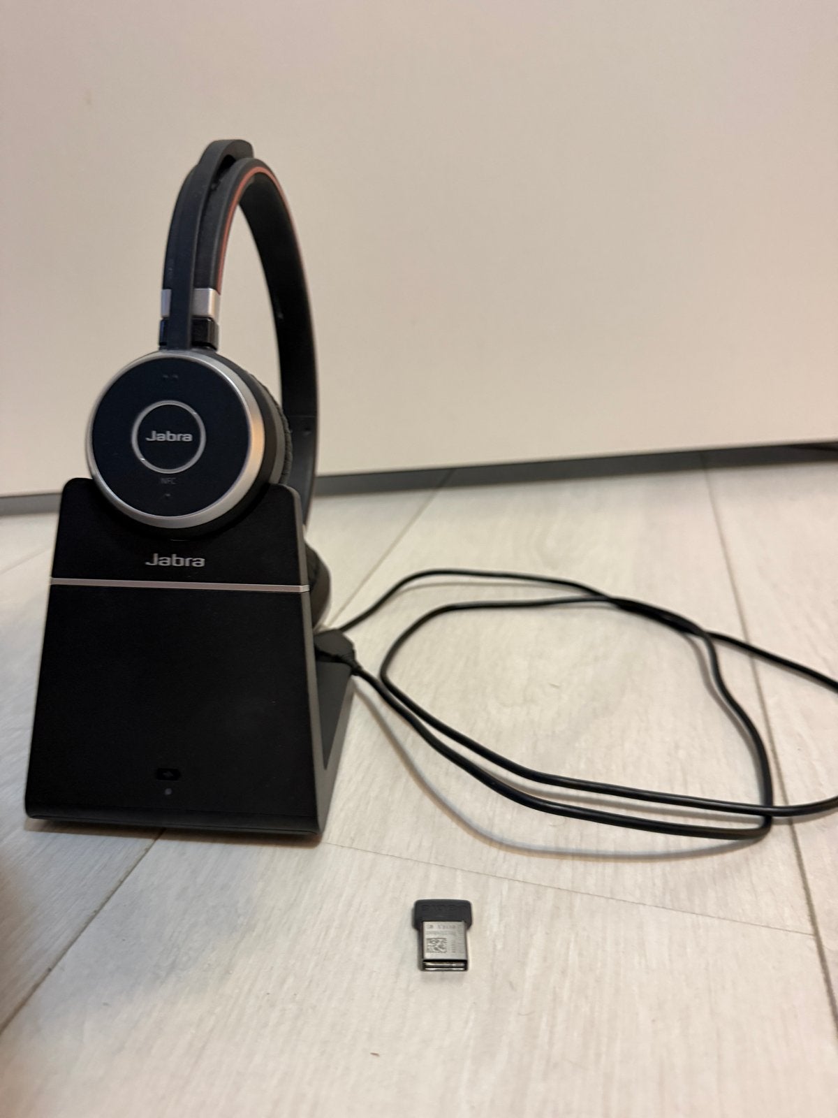 Jabra Evolve 65 Stereo headset + laadstation + USB-adapter, Audio, Tv en Foto, Koptelefoons, Ophalen, Gebruikt, Bluetooth, On-ear