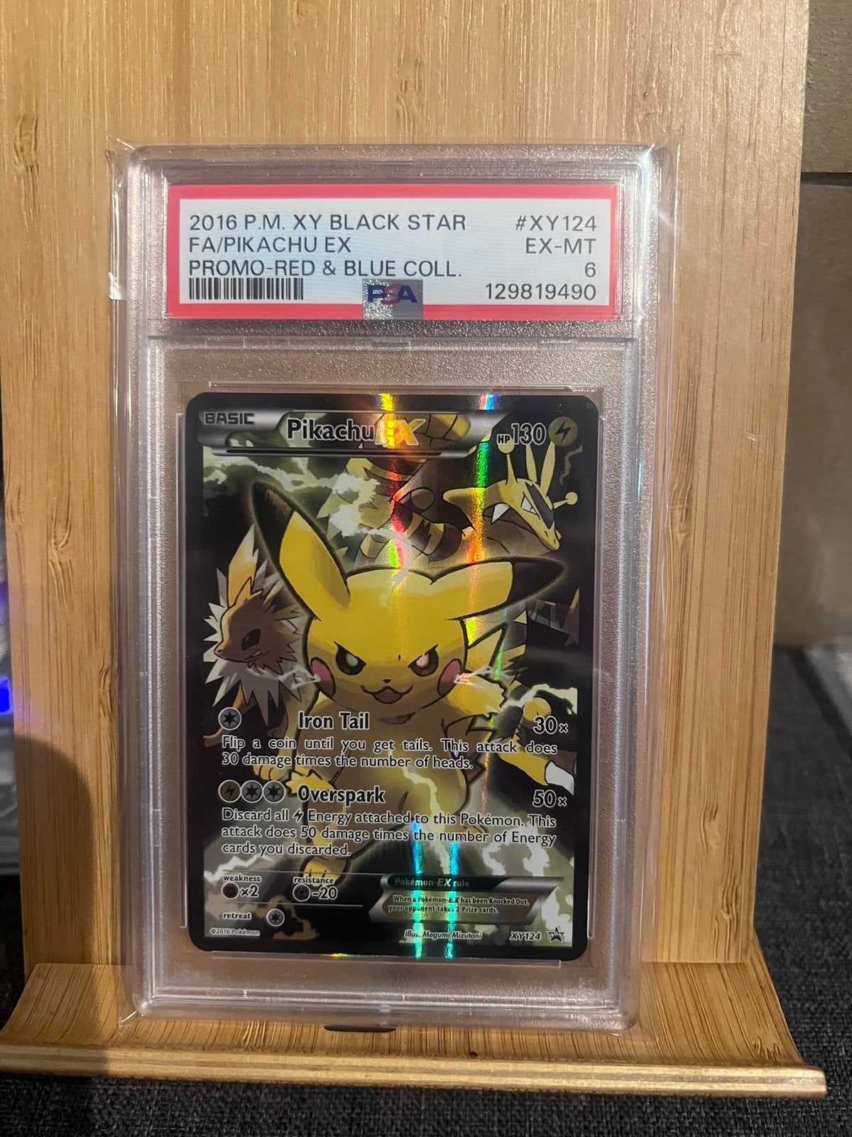Pokémon Pikachu EX XY124 2016 Black Star Promo - PSA 6, Ophalen of Verzenden, Zo goed als nieuw