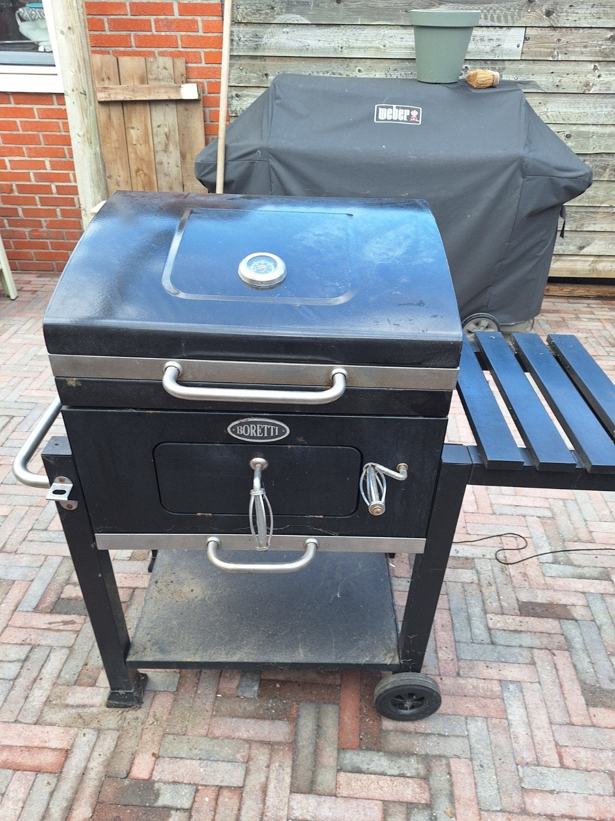 Boretti houtskool BBQ met zijtafel en wielen, Ophalen, Gebruikt, Boretti
