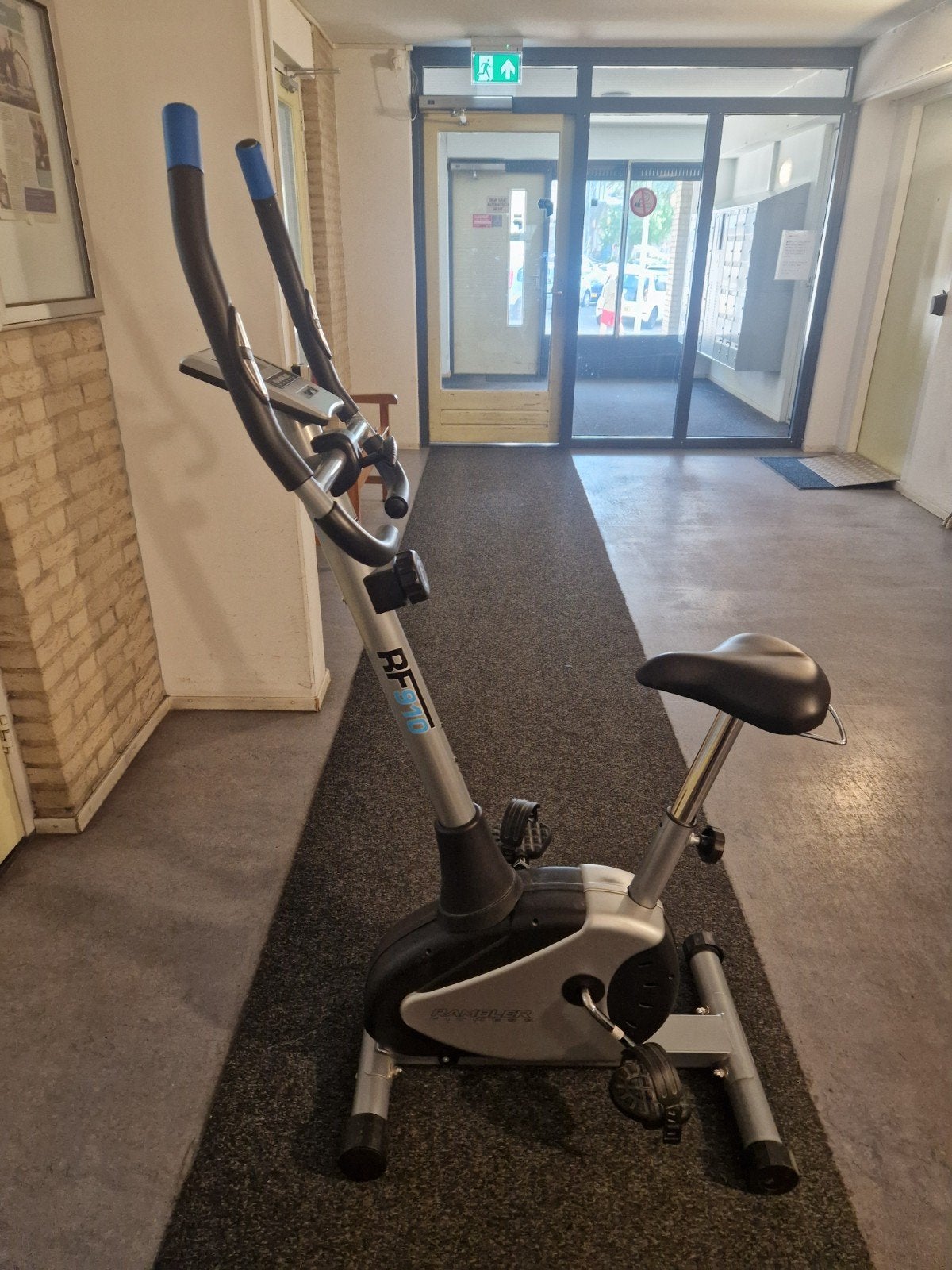 Hometrainer Rambler BF-700 - Zo goed als nieuw, Ophalen, Zo goed als nieuw, Benen, Hometrainer