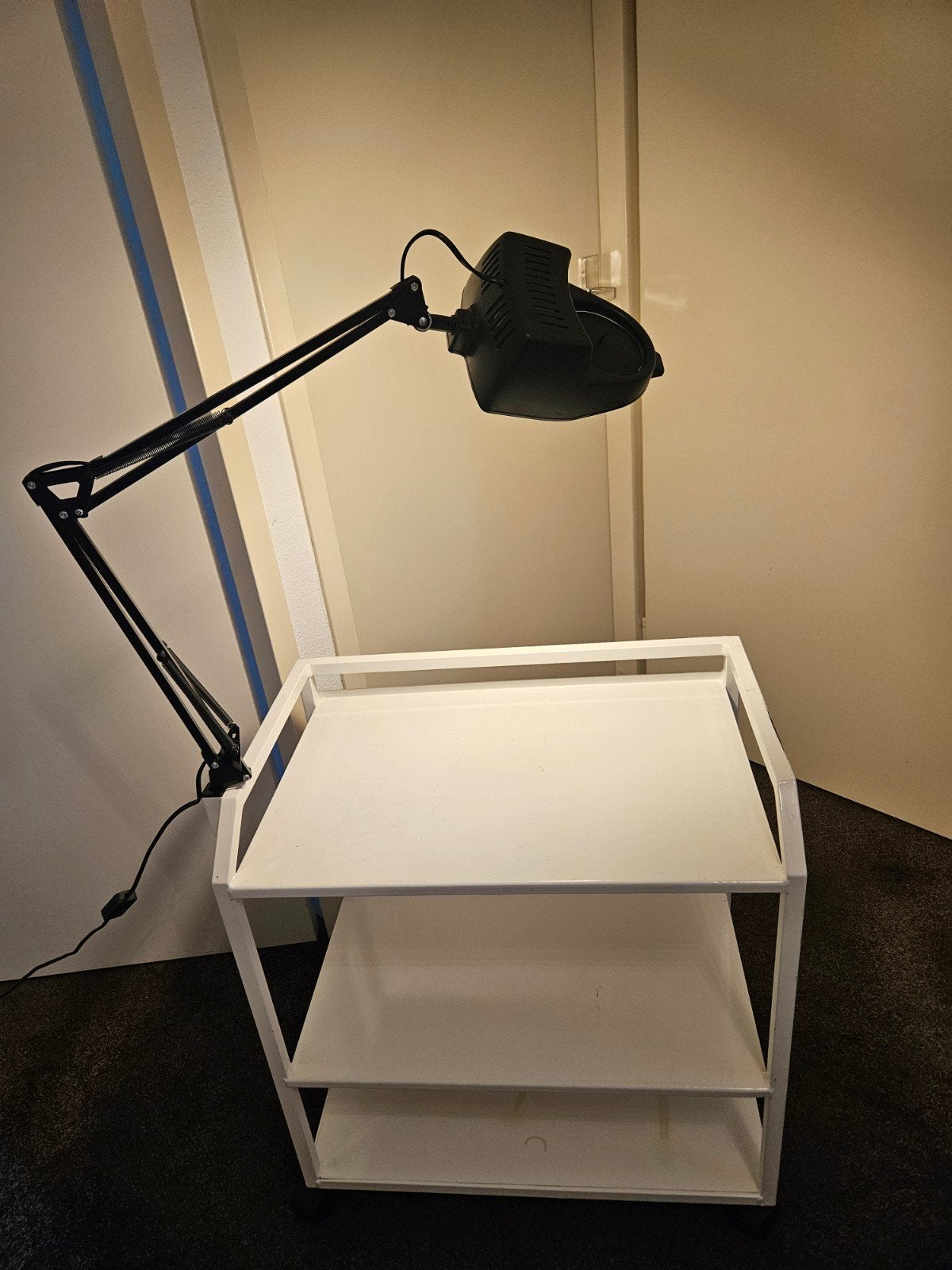 pedicure trolley wit met wieltjes, Ophalen, Gebruikt, Minder dan 45 cm, Metaal of Aluminium