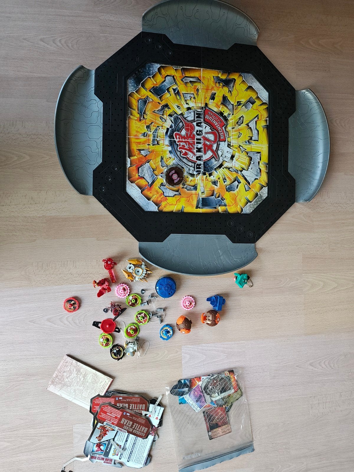 Bakugan Battle Brawlers speelset met figuren en kaarten, Ophalen of Verzenden, Gebruikt, Jongen of Meisje