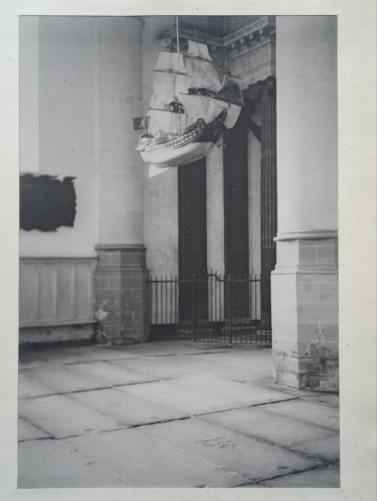 Kerkinterieur met Schip jaren dertig, Ophalen of Verzenden, Voor 1940, Gebruikt, Overige onderwerpen