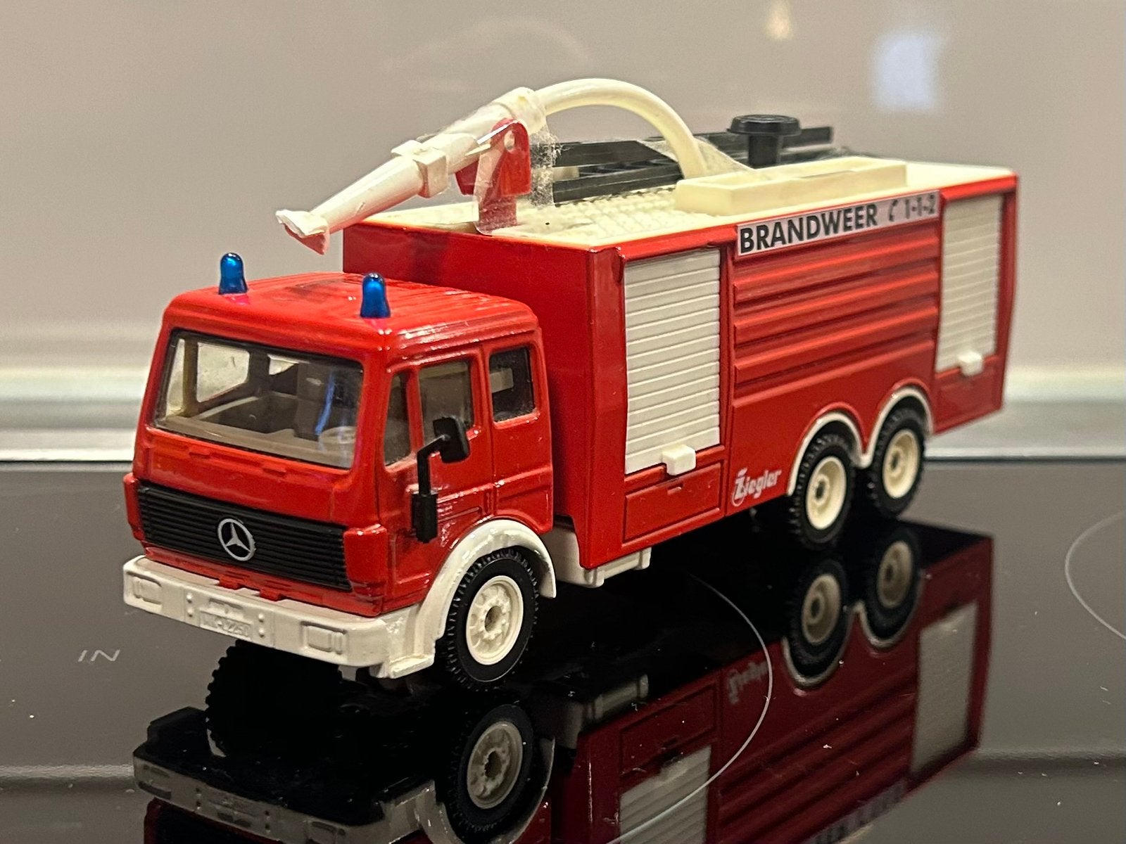 Siku Mercedes Brandweer 1:55, Verzenden, Zo goed als nieuw, Bus of Vrachtwagen