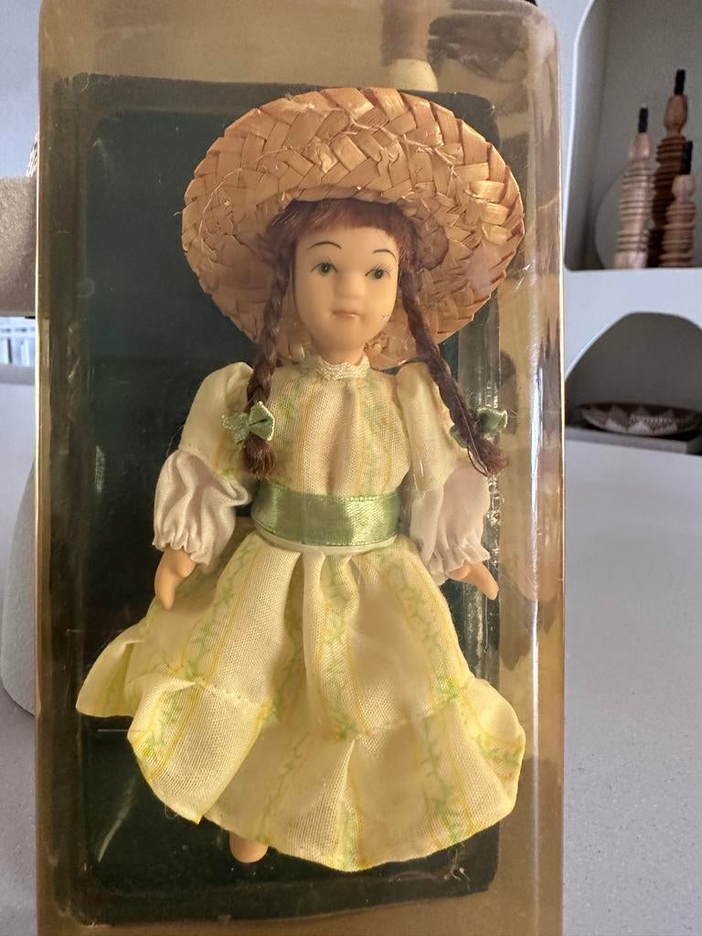 Vintage Popje met Strohoed en Groene Lintjes, Ophalen of Verzenden, Nieuw, Pop