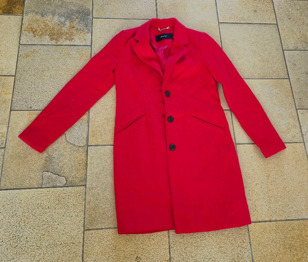 Superleuke rode lange jas maar XS zgan, Vero Moda, Ophalen of Verzenden, Zo goed als nieuw, Maat 34 (XS) of kleiner
