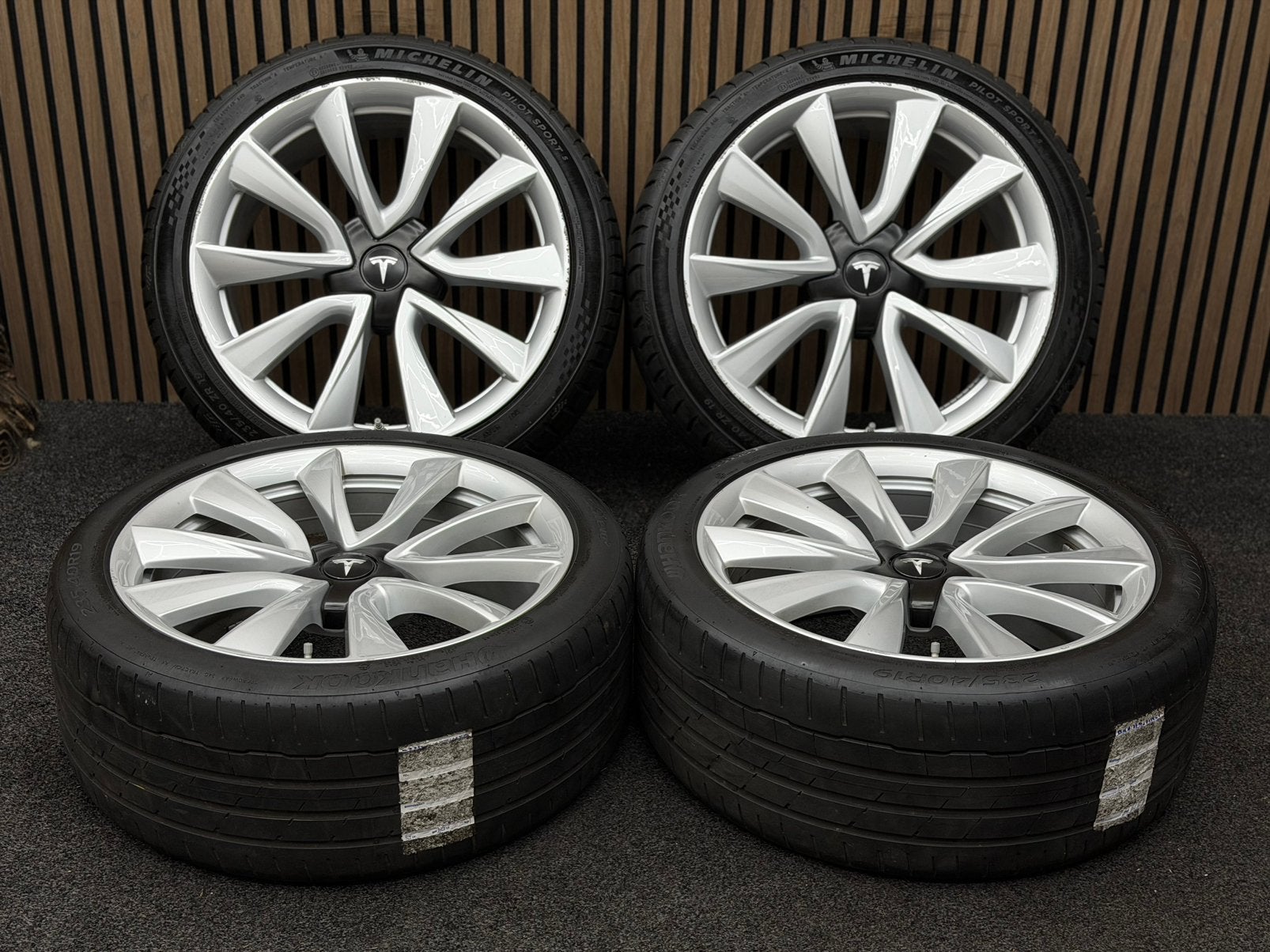 Originele 19 inch Tesla Model 3 5x114.3 ET40 TPMS 235/40/19, Auto-onderdelen, Banden en Velgen, ., Banden en Velgen, 235 mm, .