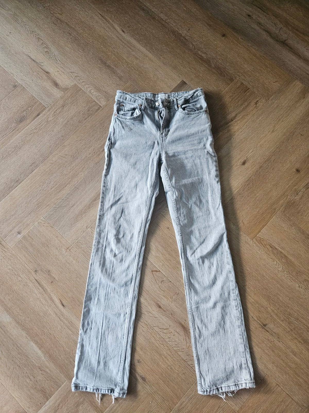 Stradivarius lichtgrijze spijkerbroek maat 36, Ophalen of Verzenden, Zo goed als nieuw, W28 - W29 (confectie 36), Grijs