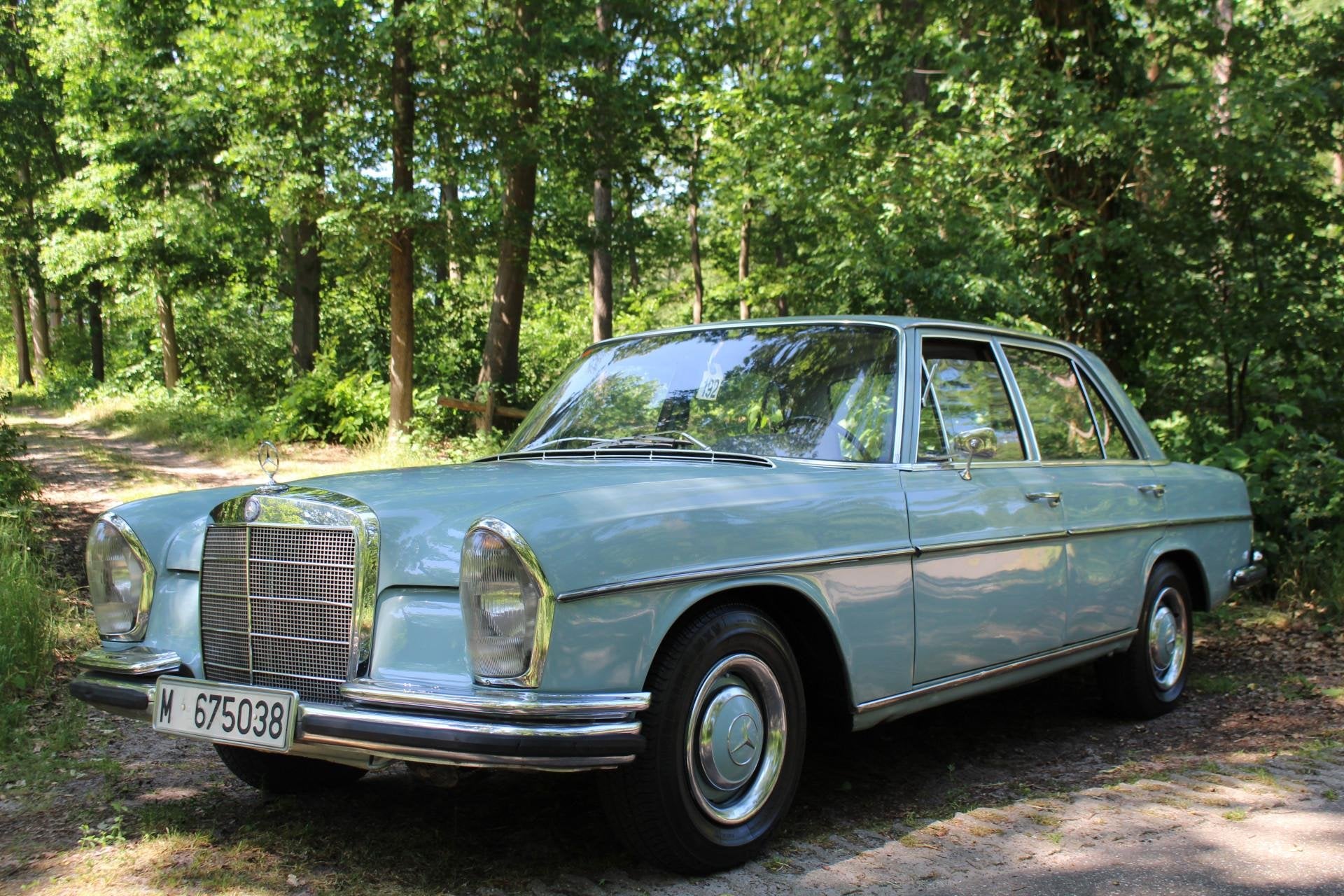 Mercedes-Benz 250SE W108 SERVO Limousine 6 cilinder NETTE AU, Auto's, Stof, Zwart, Overige carrosserieën, 150 pk