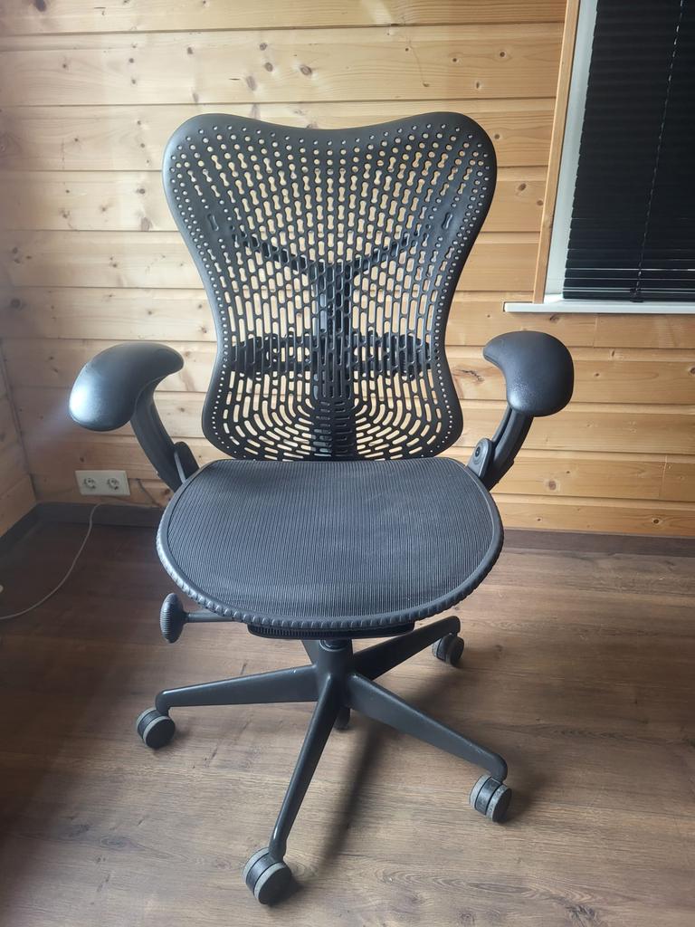 Herman miller bureaustoelen, Ophalen, Zo goed als nieuw, Zwart