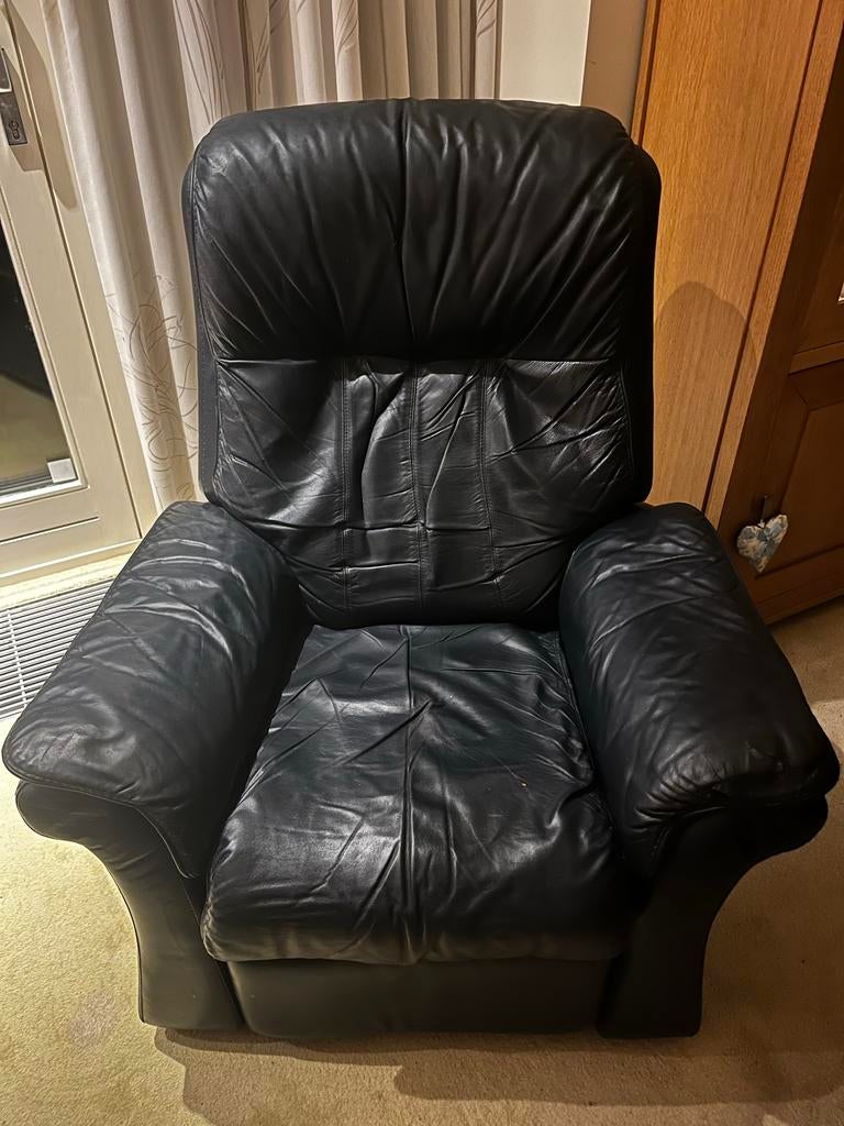 GRATIS Comfortabele zwarte leren relaxfauteuil klapbaar, Ophalen, Gebruikt, Leer, 75 tot 100 cm