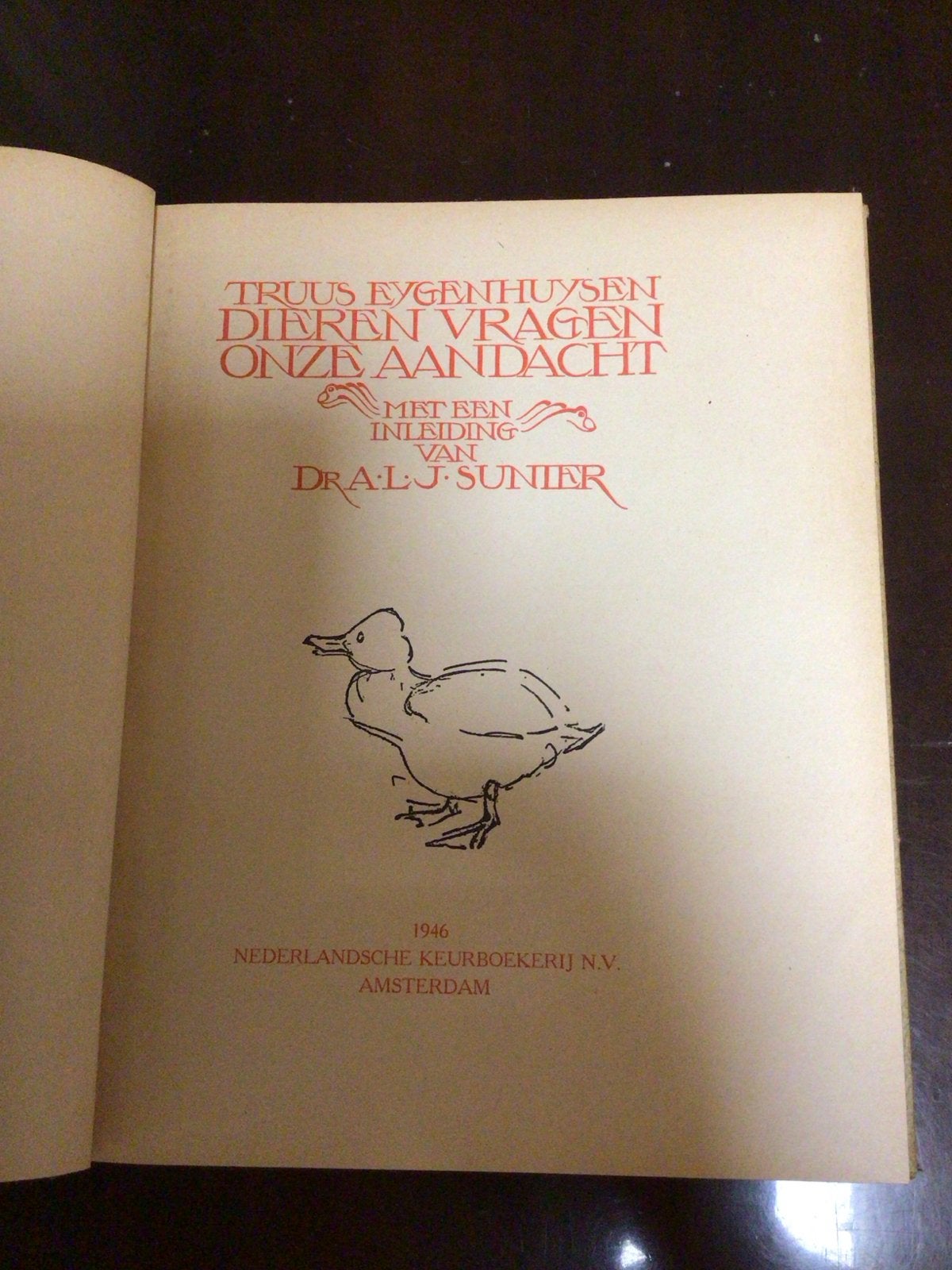 Dieren Vragen Onze Aandacht - Truus Eygenhuysen (1946), Ophalen of Verzenden, Gelezen
