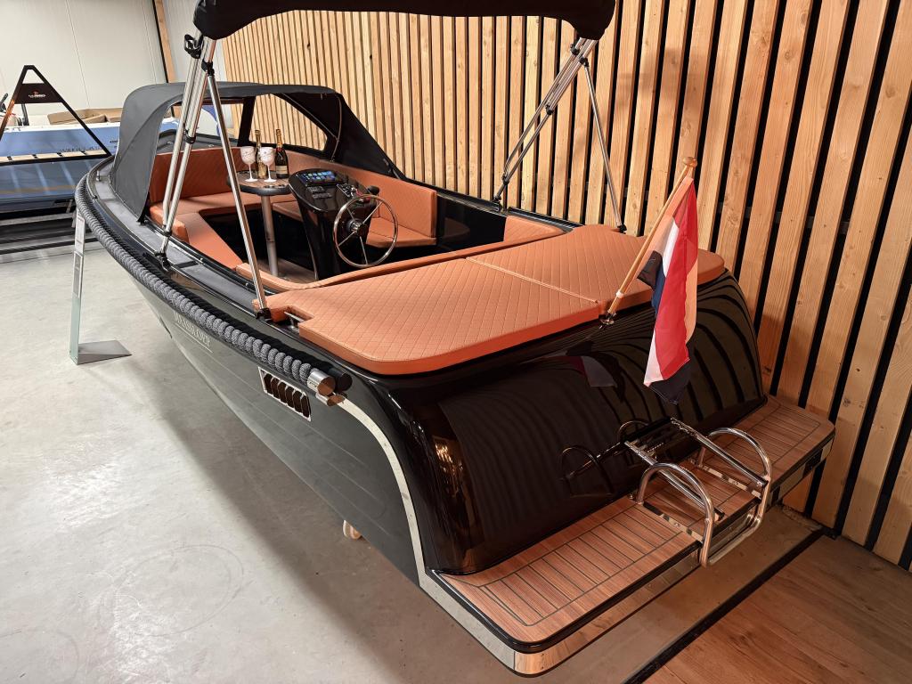 Nieuwe MAASSLOEP 590 Tender DELUXE 20PK HONDA 'AppleCarplay', Watersport en Boten, Tender, Nieuw, 6 m, Zonnedek